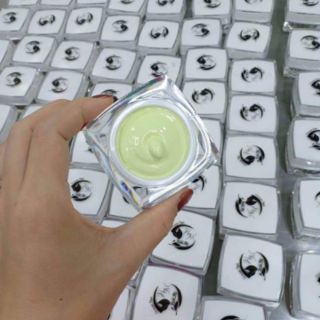 Kem Face tinh chất trà xanh