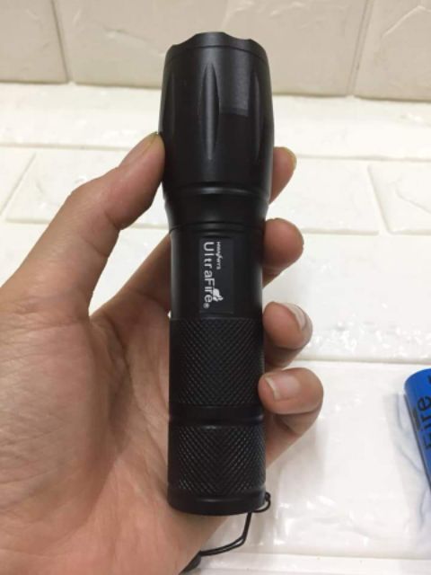 Đèn Pin Siêu Sáng Q5 kèm Pin sạc