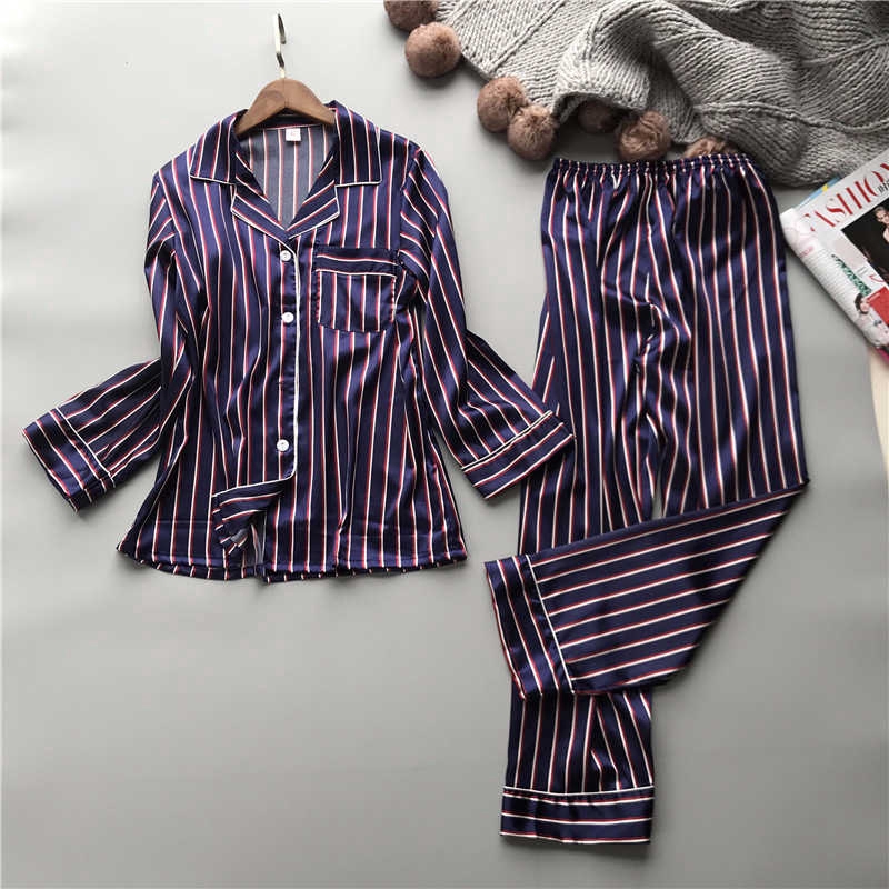 Bộ Pijama Kẻ Sọc Thời Trang Cho Nữ
