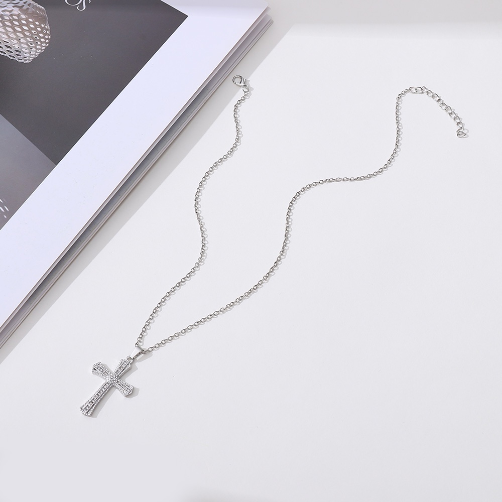 Vòng cổ Mặt Hình Thánh Giá Đính Đá Zircon Thời Trang Cho Nam Và Nữ