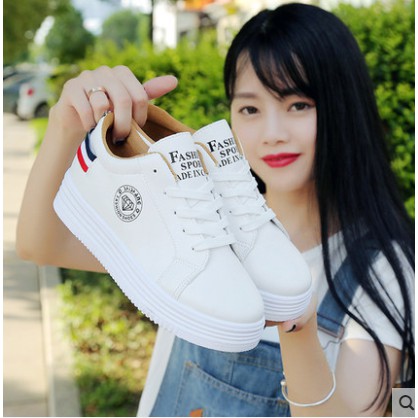 Trắng giày nữ ins siêu lửa nền tảng giày mùa xuân sinh viên mới Hàn Quốc phiên bản của đường phố hoang dã