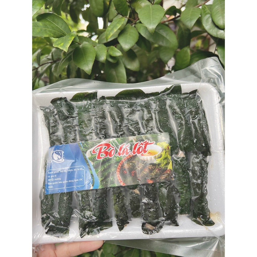 Bò cuộn lá lốt đóng khay (18-20 cuộn) thơm, ngon