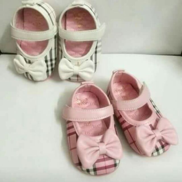 Giầy búp bê
