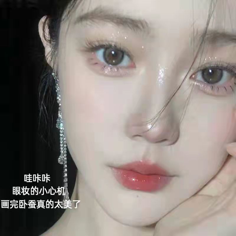 Bút phấn mắt dạng lỏng Holika 11.8 | BigBuy360 - bigbuy360.vn