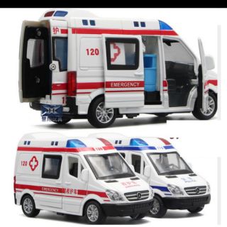 Xe cứu thương RMZ tỉ lệ 1:36 có nhạc và đèn,mở được tất cả các cửa