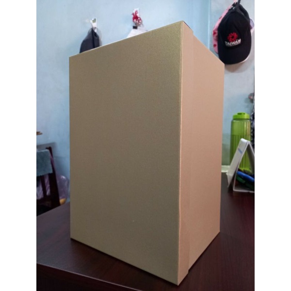 hộp quà to (20×30×17) (có thể kèm hạt xốp và nơ)