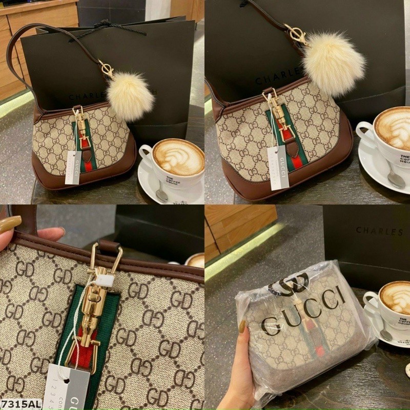 🦋 Túi xách Kẹp nách GC hàng da đẹp size 22 🦋