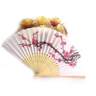 Quạt lụa cầm tay dùng trang trí tiệc cưới