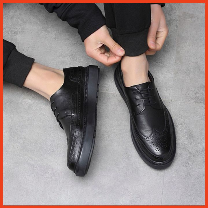 Giày Nam Buộc Dây Họa Tiết Cao Cấp Kiểu Hàn Đế Mềm Êm Chân Tăng Chiều Cao 4cm 2 Màu Đen Và Nâu