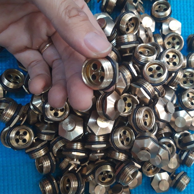 Béc tưới đồng 360 độ hình cánh quạt ren ngoài 21mm
