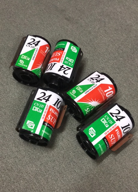 Film chụp ảnh màu Fuji