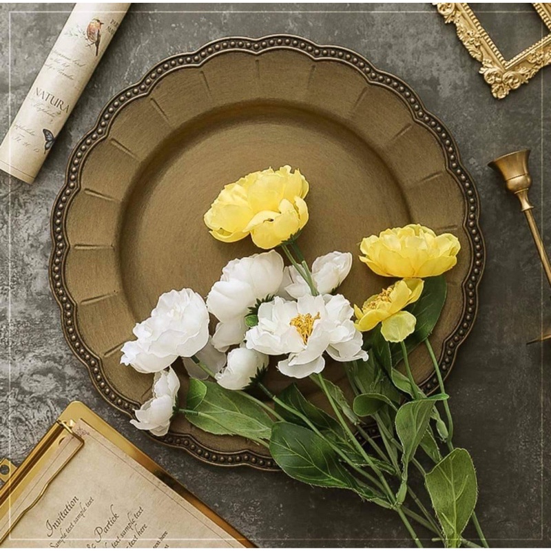 Hoa trang trí chụp hình