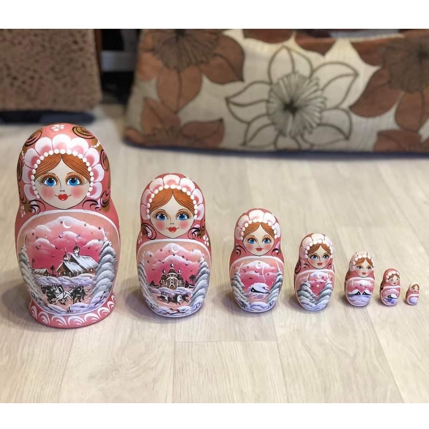 (RẤT ĐẸP VÀ ĐỘC ĐÁO) BỘ BÚP BÊ NGA MATRYOSHKA 7 LỚP 21CM &quot;PHONG CẢNH MÙA ĐÔNG&quot; MÀU HỒNG QUÀ LƯU NIỆM NGA CỰC ĐẸP