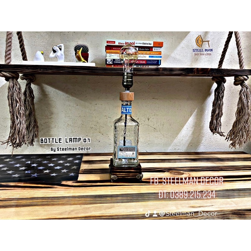 Bottle Lamp 01-Đèn bàn trang trí từ chai rượu ngoại bóng sợi đốt Edison cổ điển ánh sánh vàng