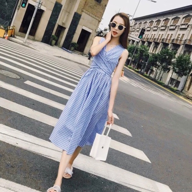 Đầm váy caro xanh biển chéo eo