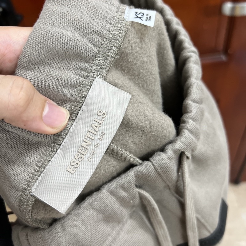 Quần pants FEAR OF GOD ESSENTIALS SS22 Desert in nhung cao cấp, Quần nỉ nam FOG ESSENTIALS chất liệu nỉ bông form rộng