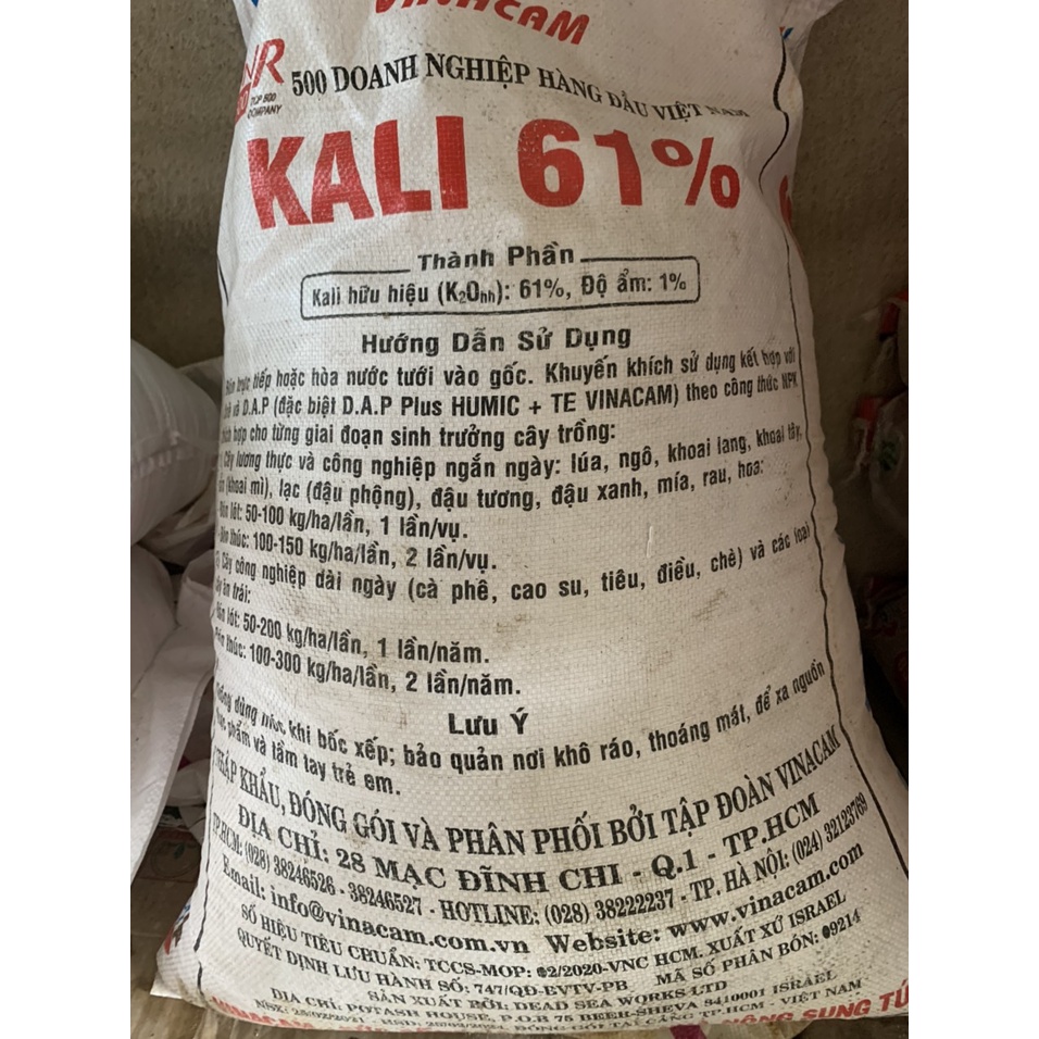Kali hạt đỏ dạng viên dùng bón khi cây ra trái, giúp quả to, ngọt, mọng nước