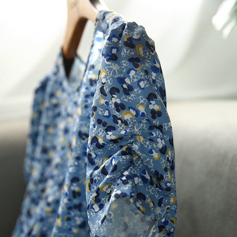 Váy tay phồng 3 chiều họa tiết hoa màu xanh da trời phong cách retro Pháp cho mùa hè 2021