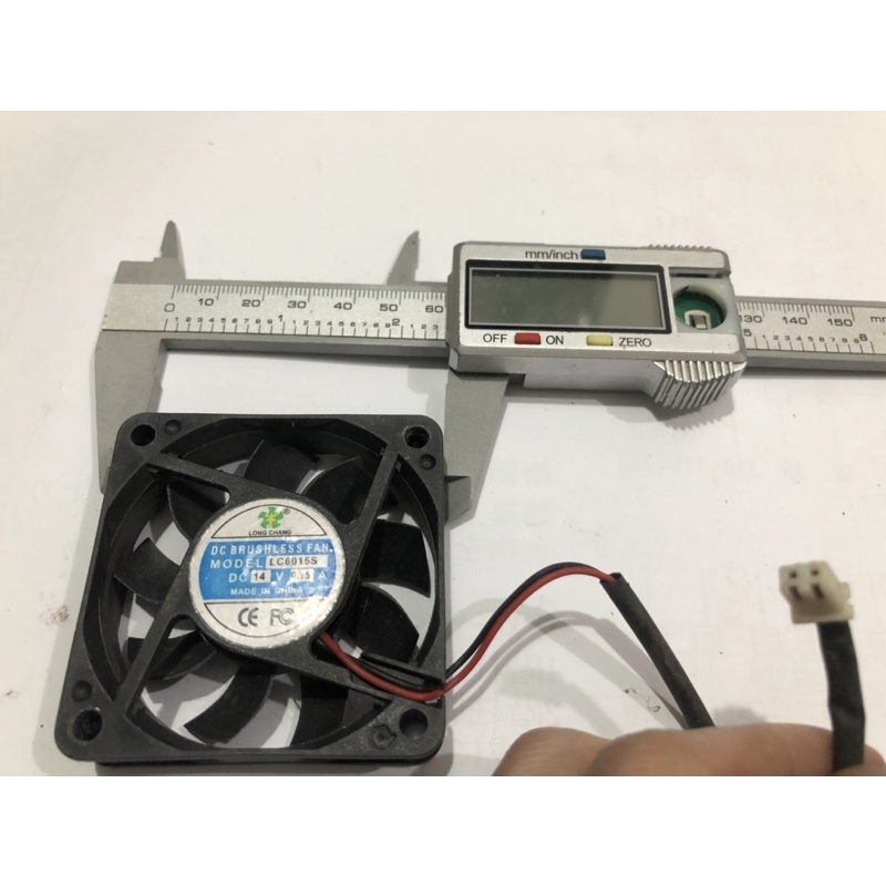 Fan 6cm 0.15A điện 12V jack 2 pin