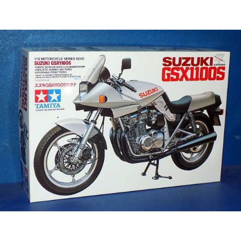 Mô hình lắp ráp XE MÔ TÔ 1/12 SUZUKI GSX1100S KATANA 14010 Tamiya