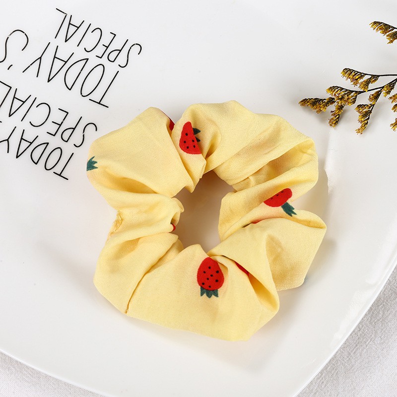 Dây buộc tóc, cột tóc vải scrunchies quả dâu siêu đẹp Queen