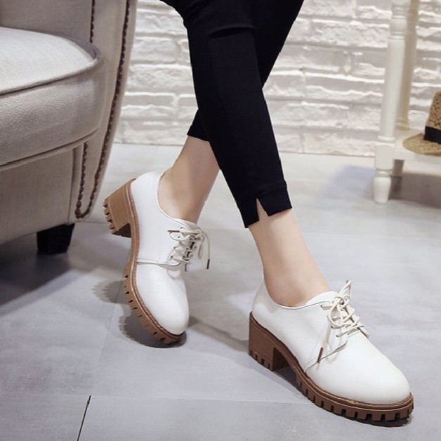 Giày Boots nữ Oxford da PU mềm đế bệt màu trắng QCN03B