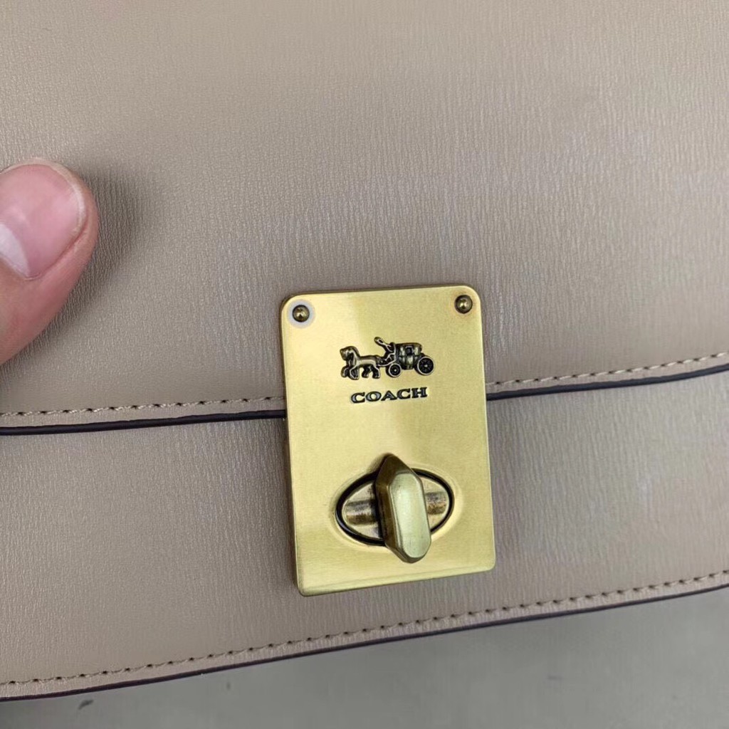 ⭕️ TUI COACH DA HUTTON SADDLE 610