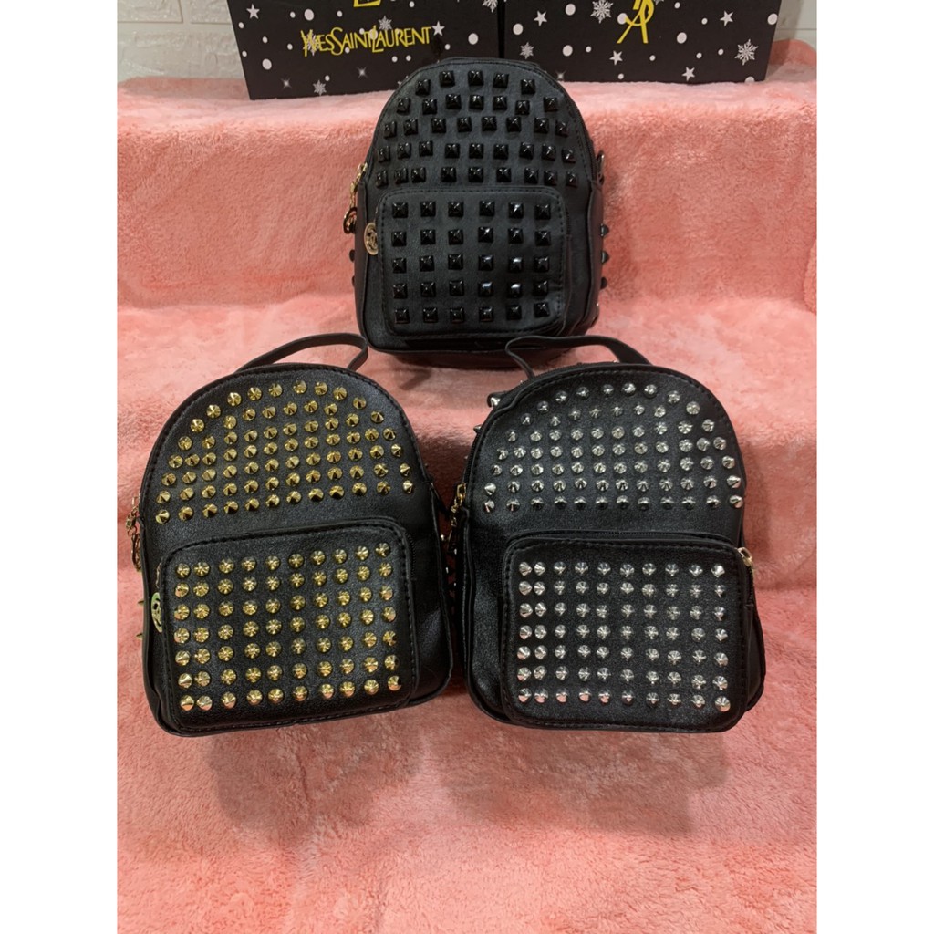 Balo đinh tán hàng QCCC