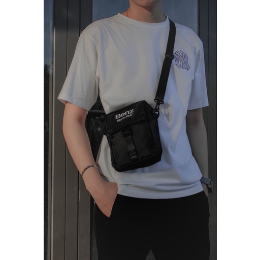 Túi đeo chéo mini thời trang unisex Ben Daily Bag vải bố trượt nước, chính hãng - Black/ Red | BigBuy360 - bigbuy360.vn