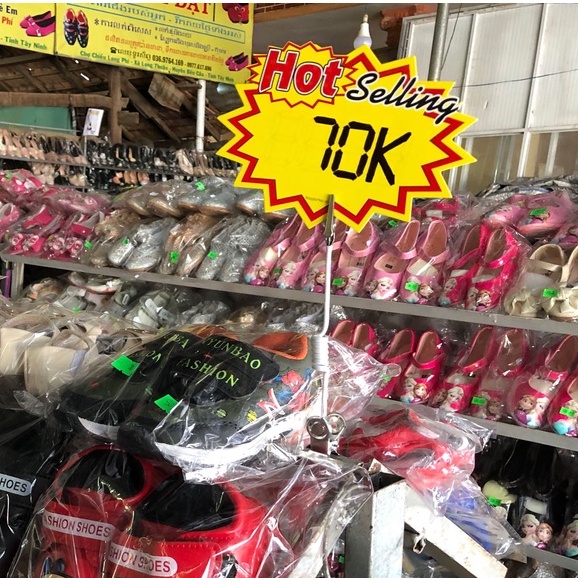 Giấy in hình trang trí shop thời trang, văn phòng phẩm, cửa hàng tiện ích