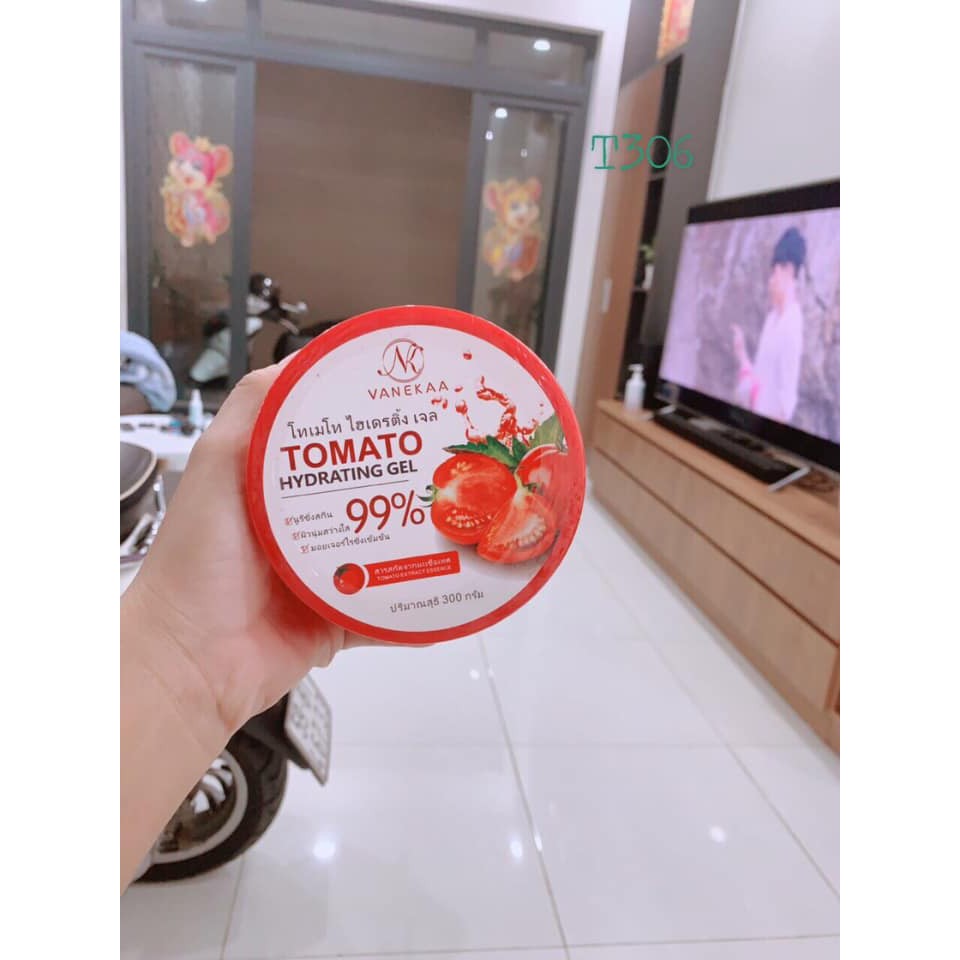 Gel Dưỡng Ẩm, Dịu Mát, Trắng Da Chiết Xuất 99% Cà Chua - Farm Stay Tomato Moisture Soothing Gel 300ml