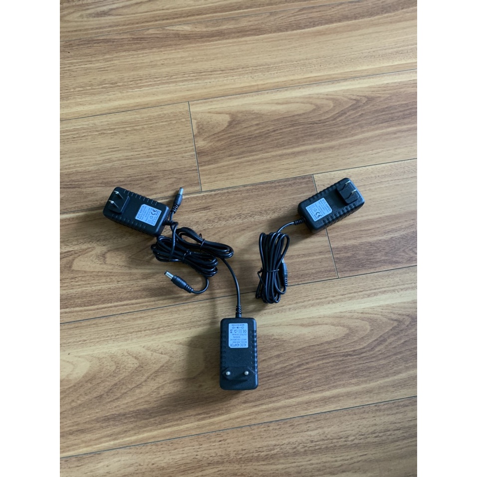 Bộ adapter 12v + dây kẹp bình acquy dùng cho quạt bình acquy