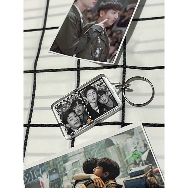 MÓC KHÓA MICA ACRYLIC TRONG SUỐT 2 MẶT KHÁC NHAU IN HÌNH THEO YÊU CẦU