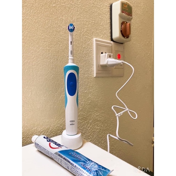 Bàn chải điện Oral B Braun Nhật Bản