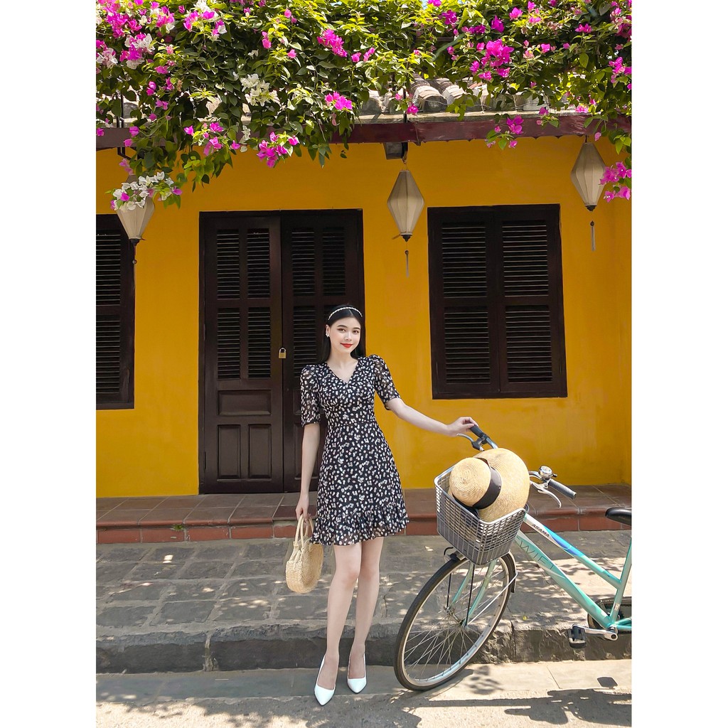 [Mã FAGREEN1505 giảm tới 30K đơn 99K] Váy cổ V tay lỡ hoạ tiết hoa Zym's House - LT95 | BigBuy360 - bigbuy360.vn