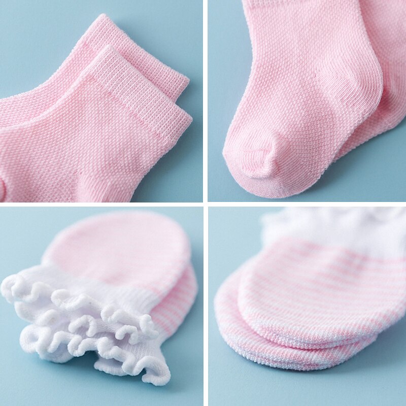 Set 2 đôi găng tay + 2 đôi vớ vải cotton thoáng mát thấm hút mồ hôi chống trầy xước cho bé
