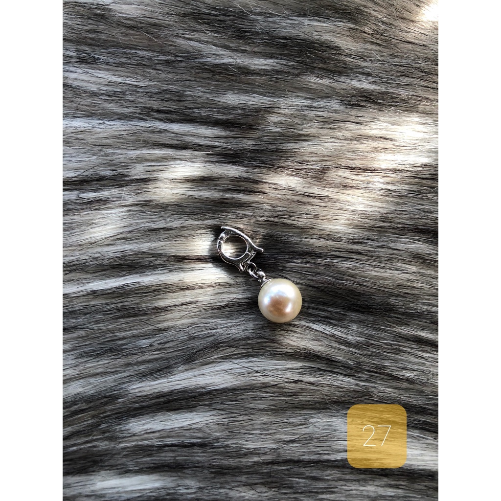 Mặt dây chuyền 27