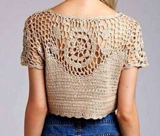 Áo croptop len móc