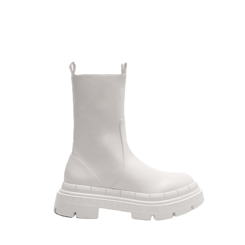 Giày boots ngang bắp chân