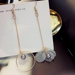 Khuyên tai lệch tròn lá dáng dài