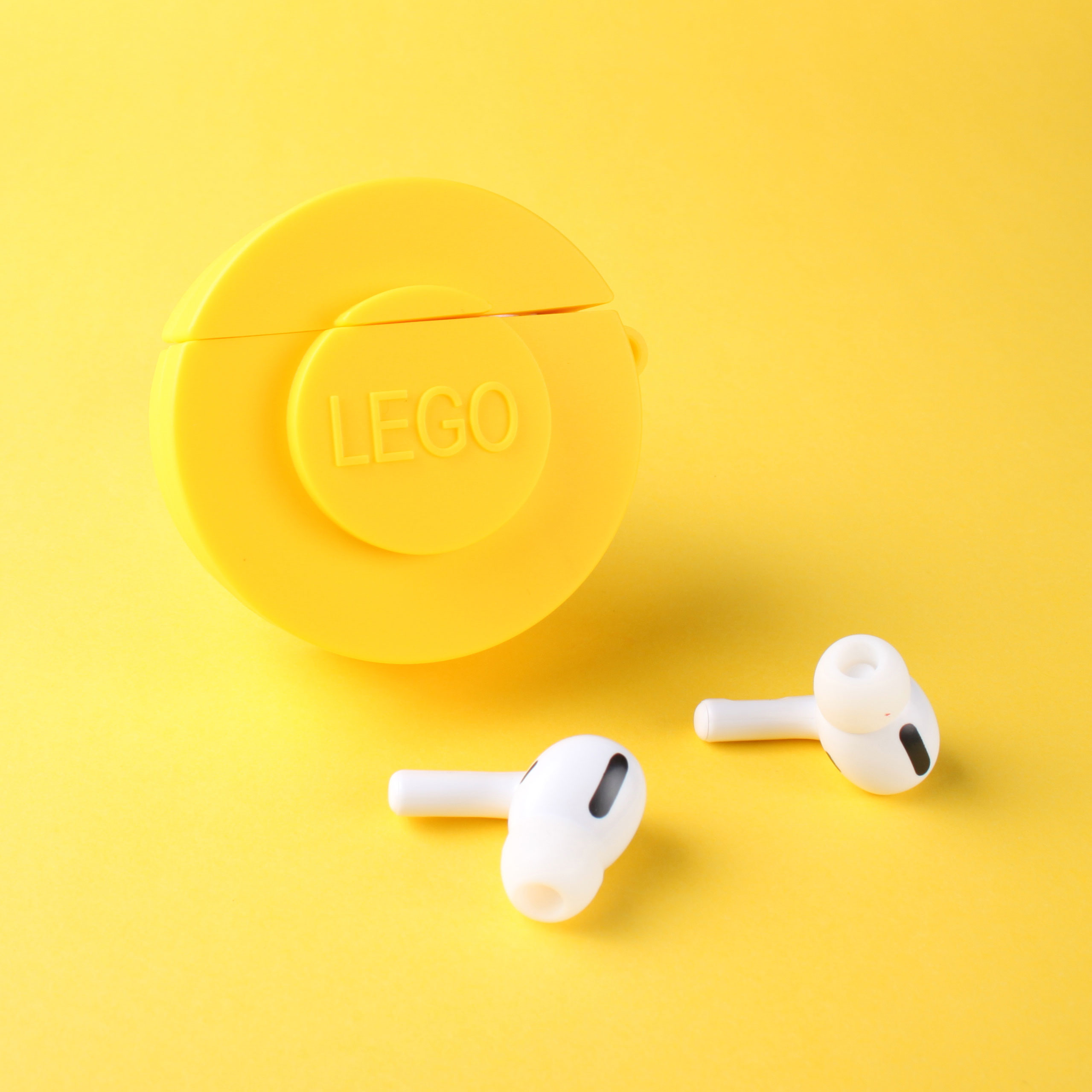 Vỏ Đựng Bảo Vệ Hộp Sạc Tai Nghe Airpods 1 / 2 Hình Lego Ngộ Nghĩnh