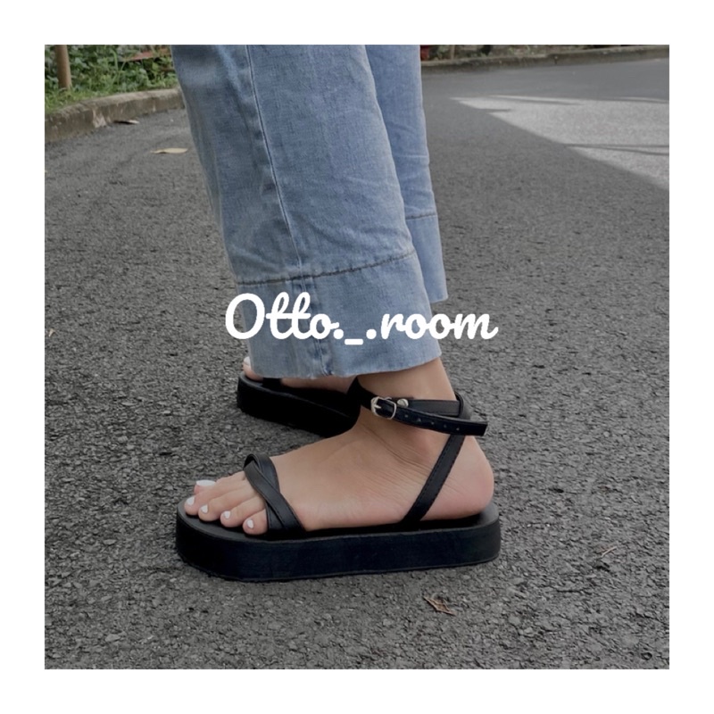 Giày sandal đế cao 3cm có quay hậu