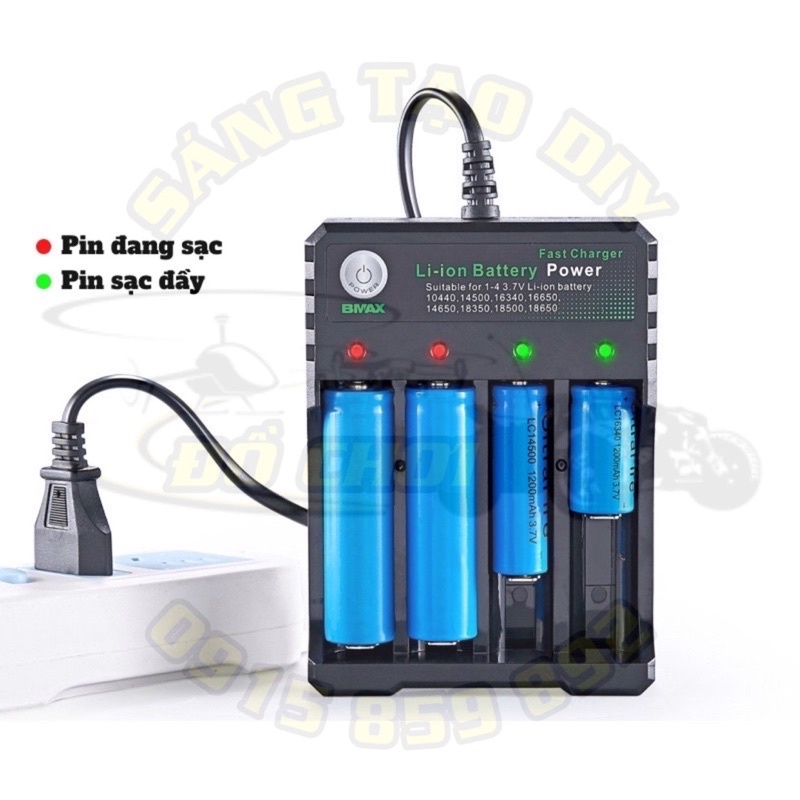 Sạc pin 18650 loại 4 khe gắn pin, phích cắm điện 220V - Sạc nhanh, có tự ngắt và đèn báo khi đầy