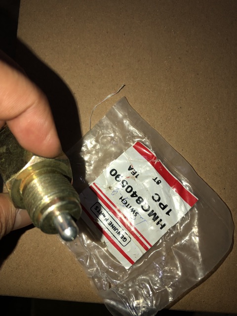 Sản phẩm gia đình làm: phutungthaythe🔧|núm báo lùi huyên đai 5 tấn