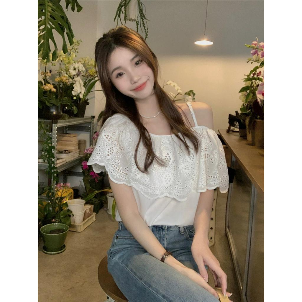 Áo Kiểu Trễ Vai Phối Bèo Nhún Màu Trắng Phong Cách Pháp Cổ Điển 62110