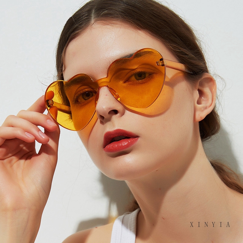 Kính mát gọng hình trái tim thời trang cổ điển