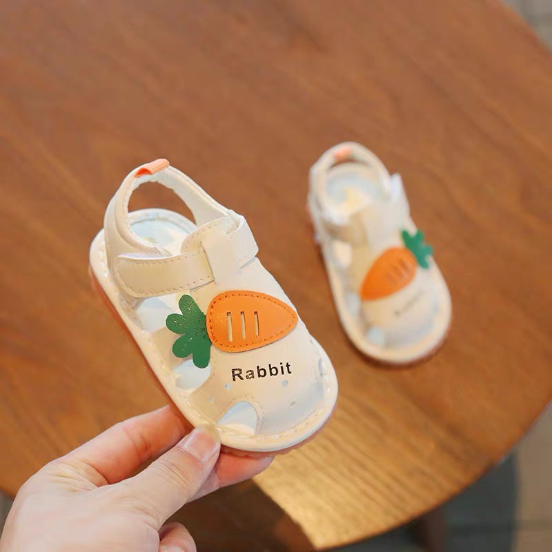 Sandal bé gái - dép rọ  quai hậu tập đi cho bé rabbit cà rốt có còi bíp bíp chống trượt Babybees A806 (ảnh thật)