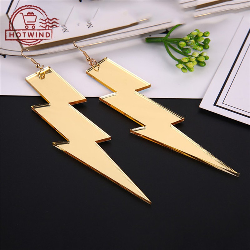 Khuyên tai dạ quang sáng tạo