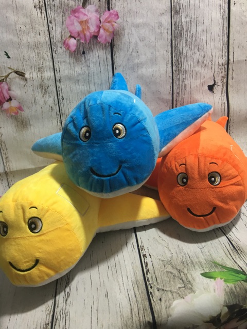 Gối ôm máy bay cá mập Huggies