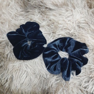 Cột tóc vải nhung Scrunchies màu đen (cở nhỏ 6-10cm)